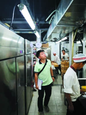 飯店抽風(fēng)機(jī)噪音大怎么處理？