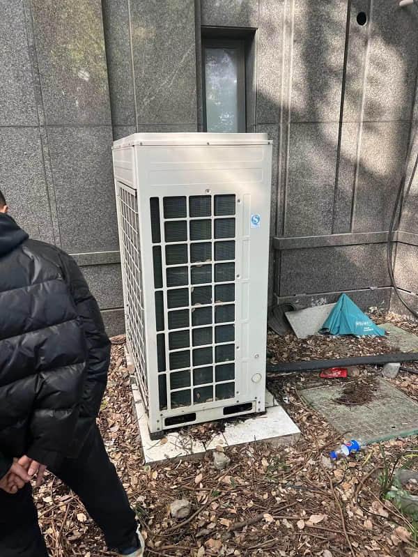 杭州郡康怡德醫(yī)院空調外機降噪1
